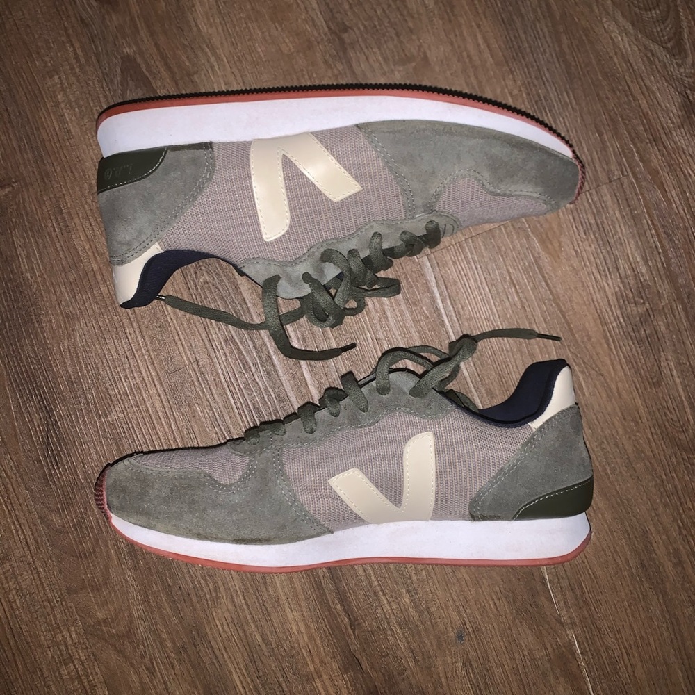 As-New Veja Rio Branco Sneaker